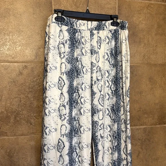 BloomChic Flair Pants size 16 XL NWT - Picture 2 of 7